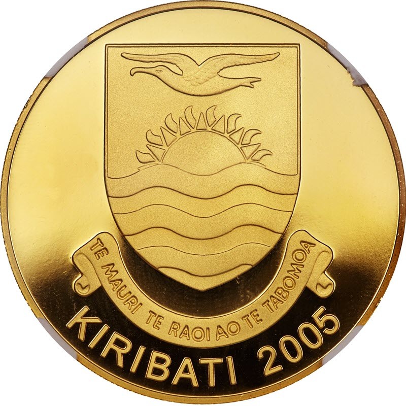 Комиссия: Золотая монета Кирибати «Остров Рождества. Святое семейство» 2005 г.в., 31.1 г чистого золота (проба 0,999)