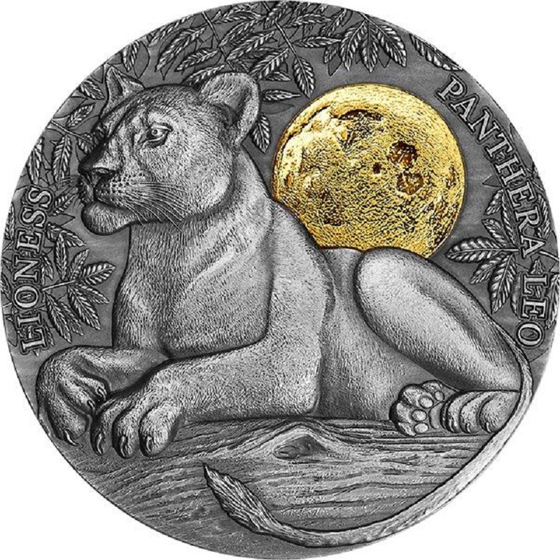 Серебряная монета Ниуэ "Дикая природа в лунном свете: Львица" 2021 г.в., 62.2 г чистого серебра (Проба 0,999)